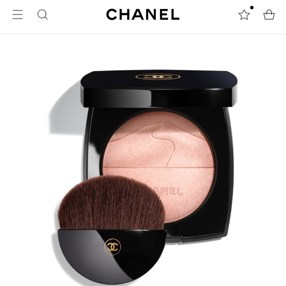 Chanel “Eclat du Desert” Highlighter.